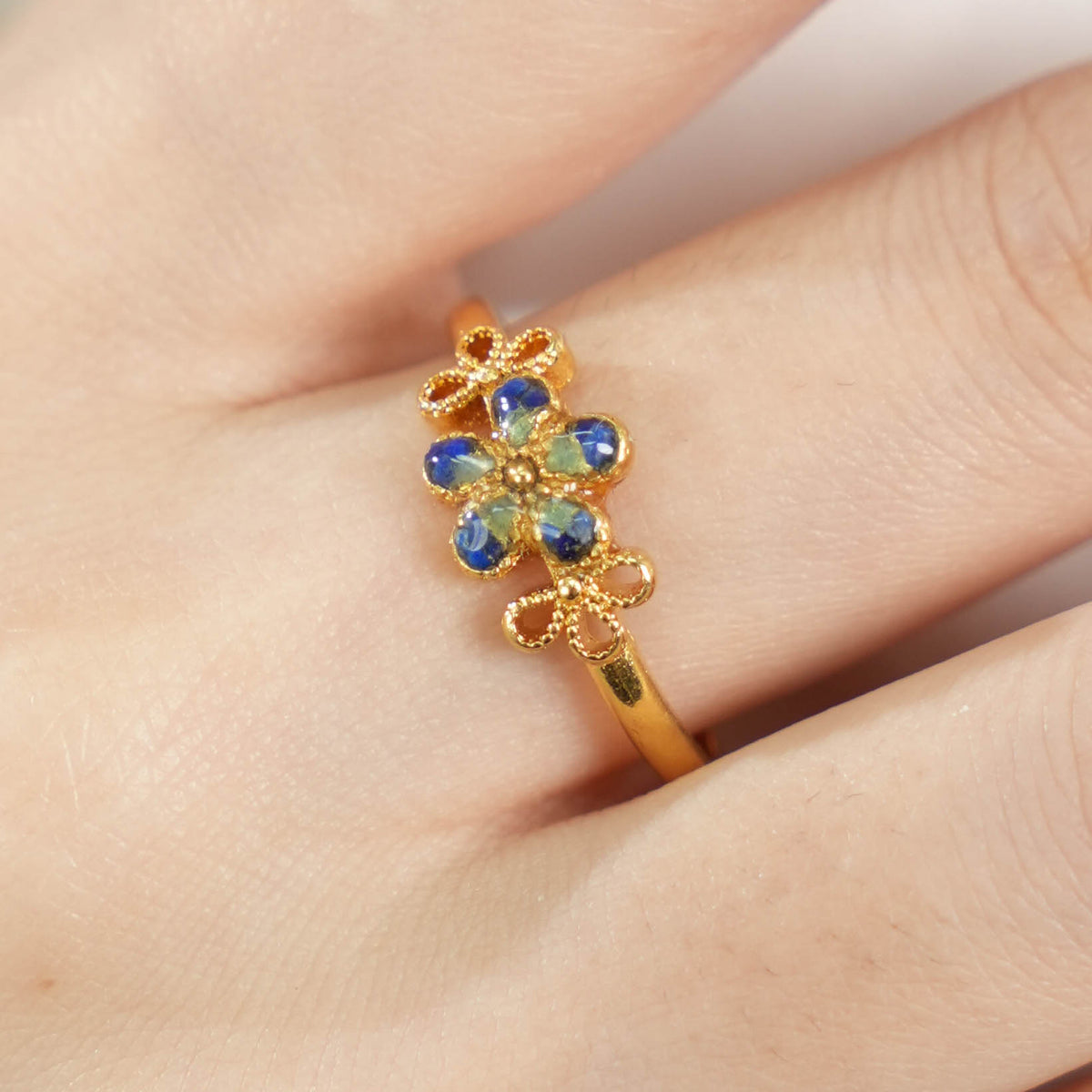 Royal Blue Five-Petal Flower Ring