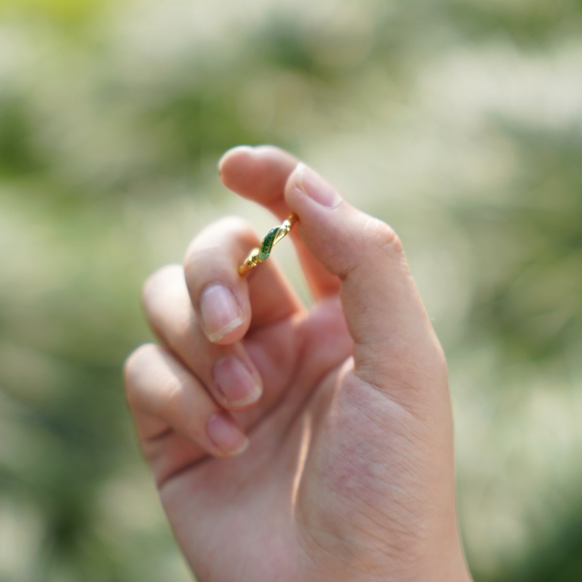 Green Gradient Bamboo Leaf Ring