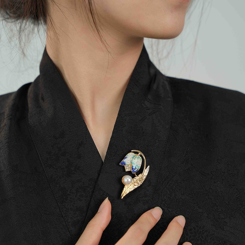 Blue-and-White Tulip Brooch