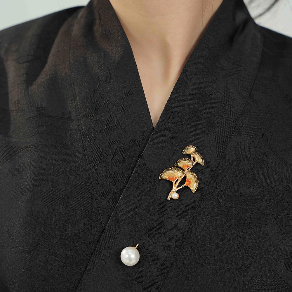 Dunhuang-Colored Ginkgo Leaf Brooch