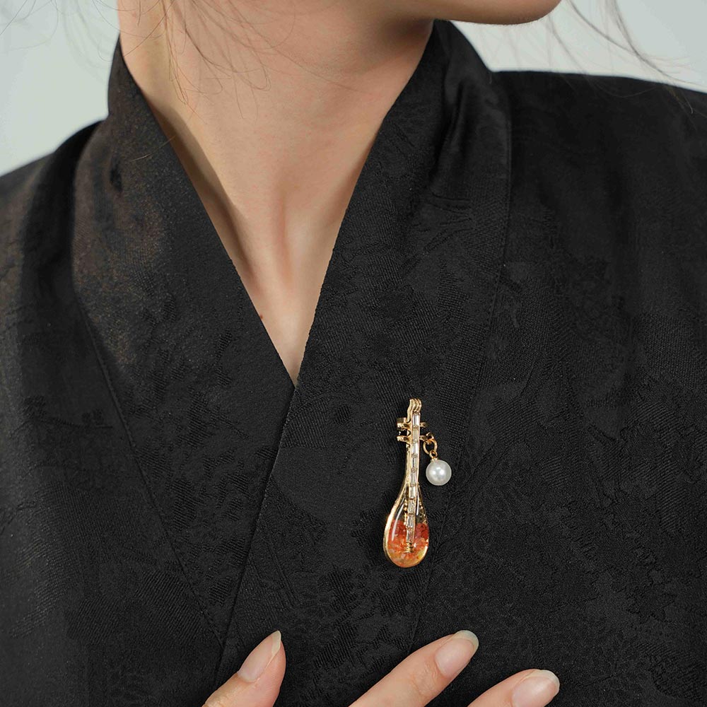 Brooch – Pipa, Prosperous Red Series