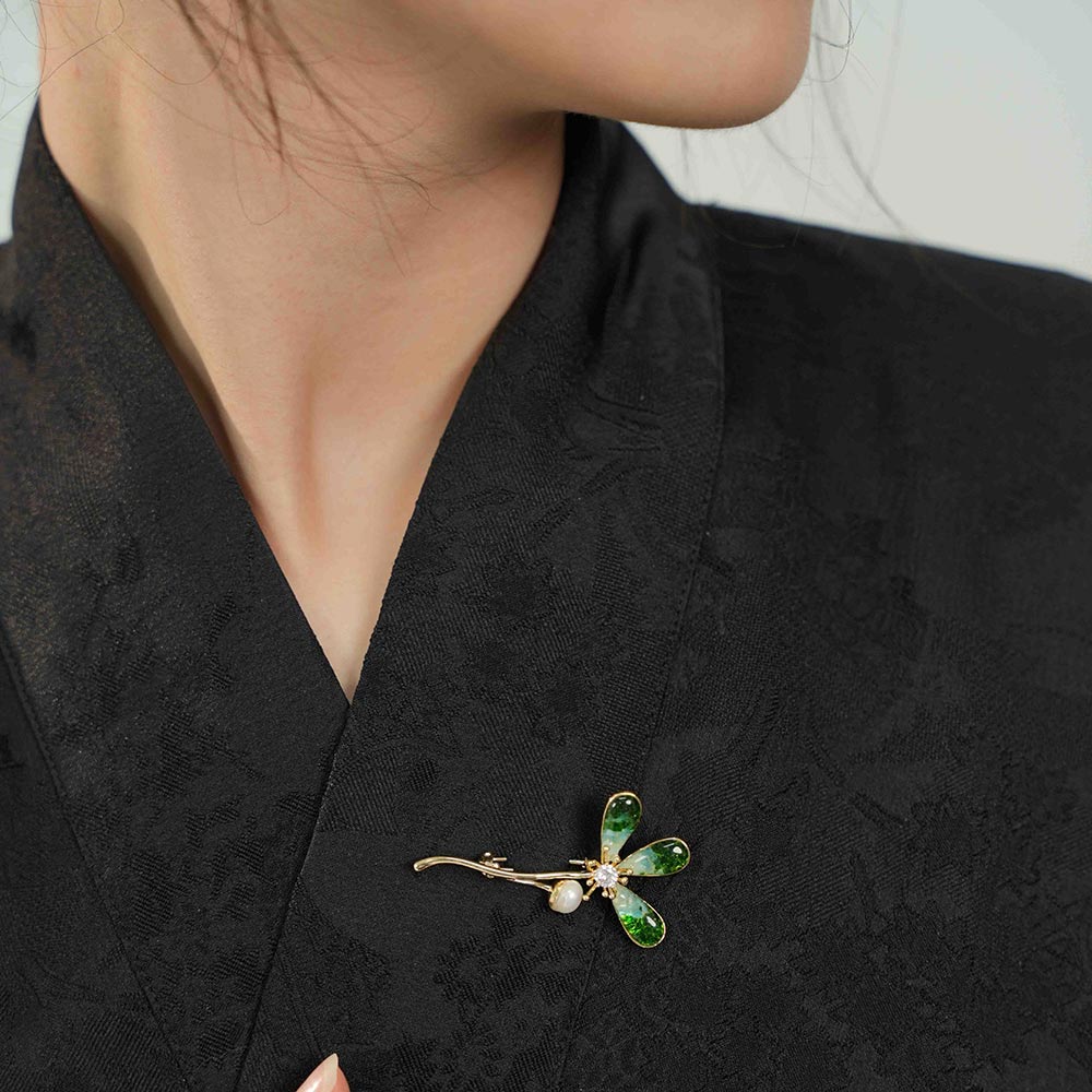 Clover Brooch – Emerald Green