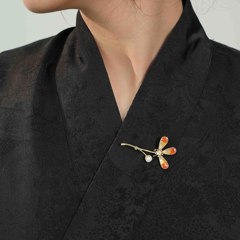 Clover Brooch – Prosperous Red