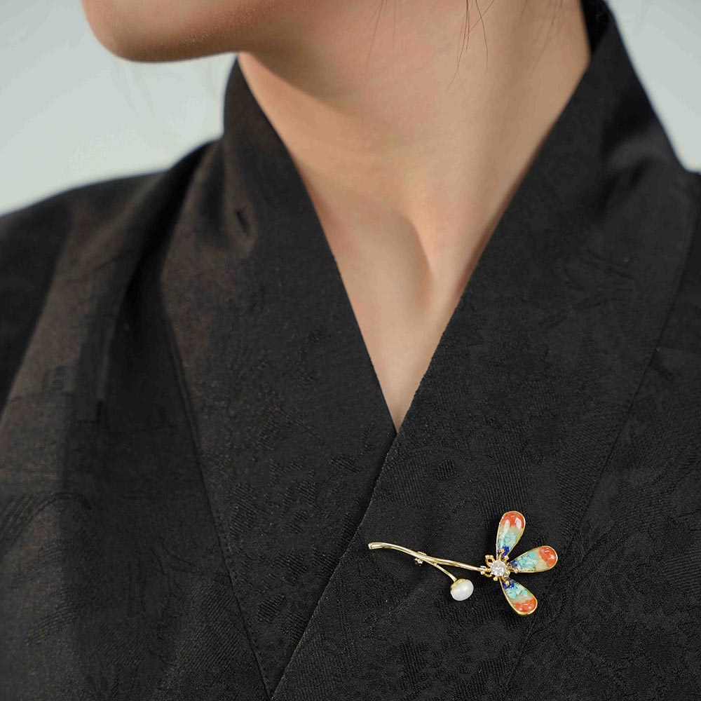 Clover Brooch – Dunhuang Red