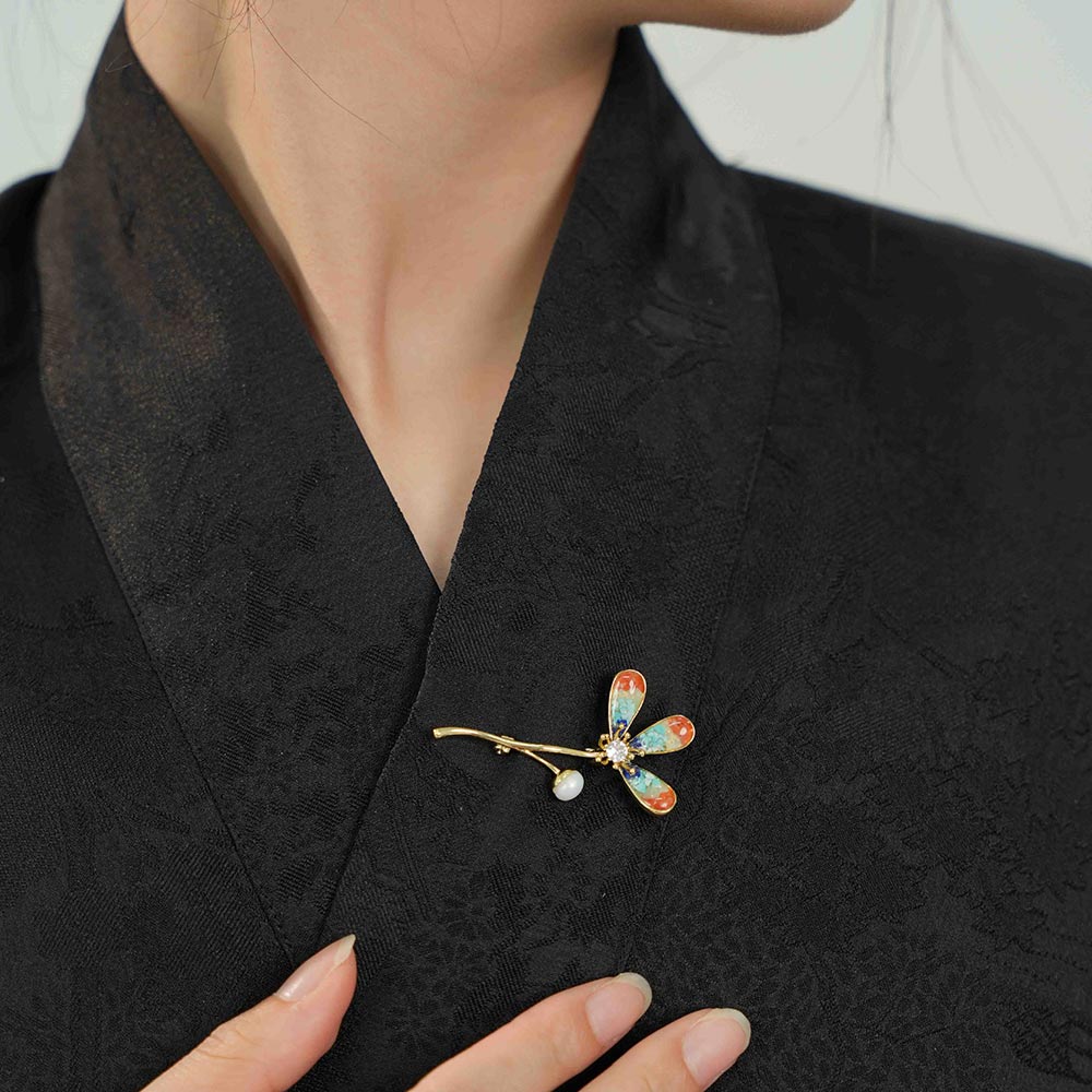 Clover Brooch – Dunhuang Red