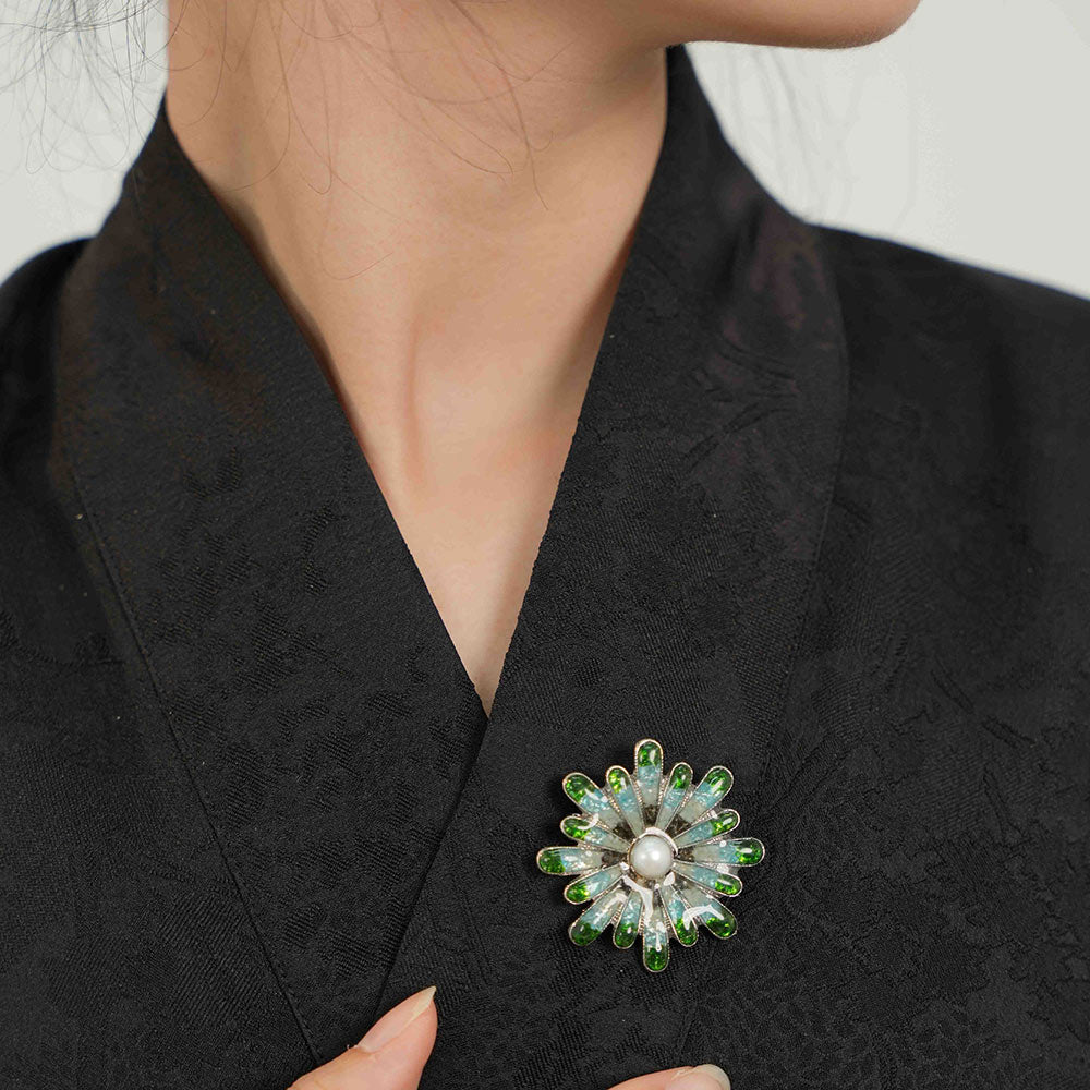 Jade Green Chrysanthemum Brooch