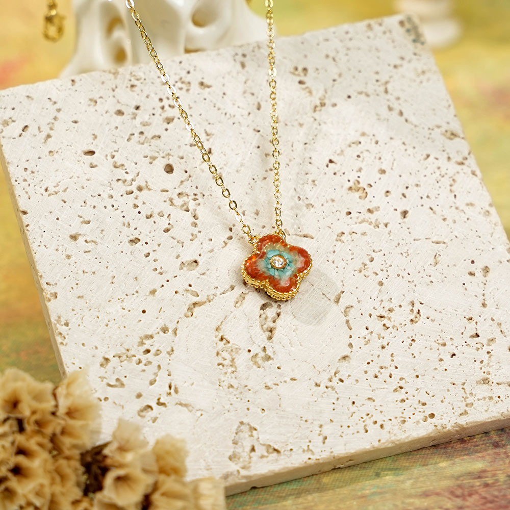 Necklace – Double-Sided Clover, Dunhuang Red